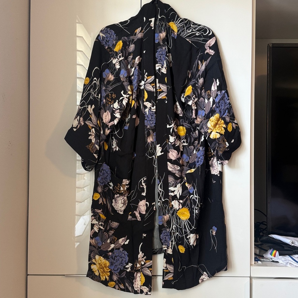 Floral Kimono size: XS/S